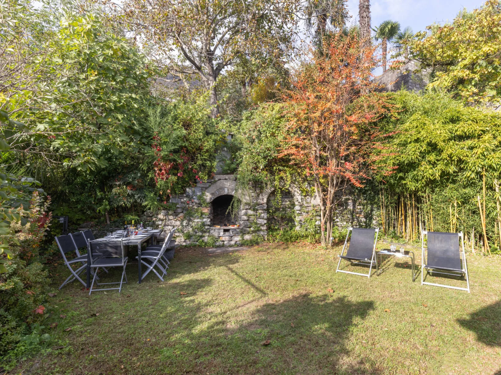 Egner- Apt.Steintisch-Buiten