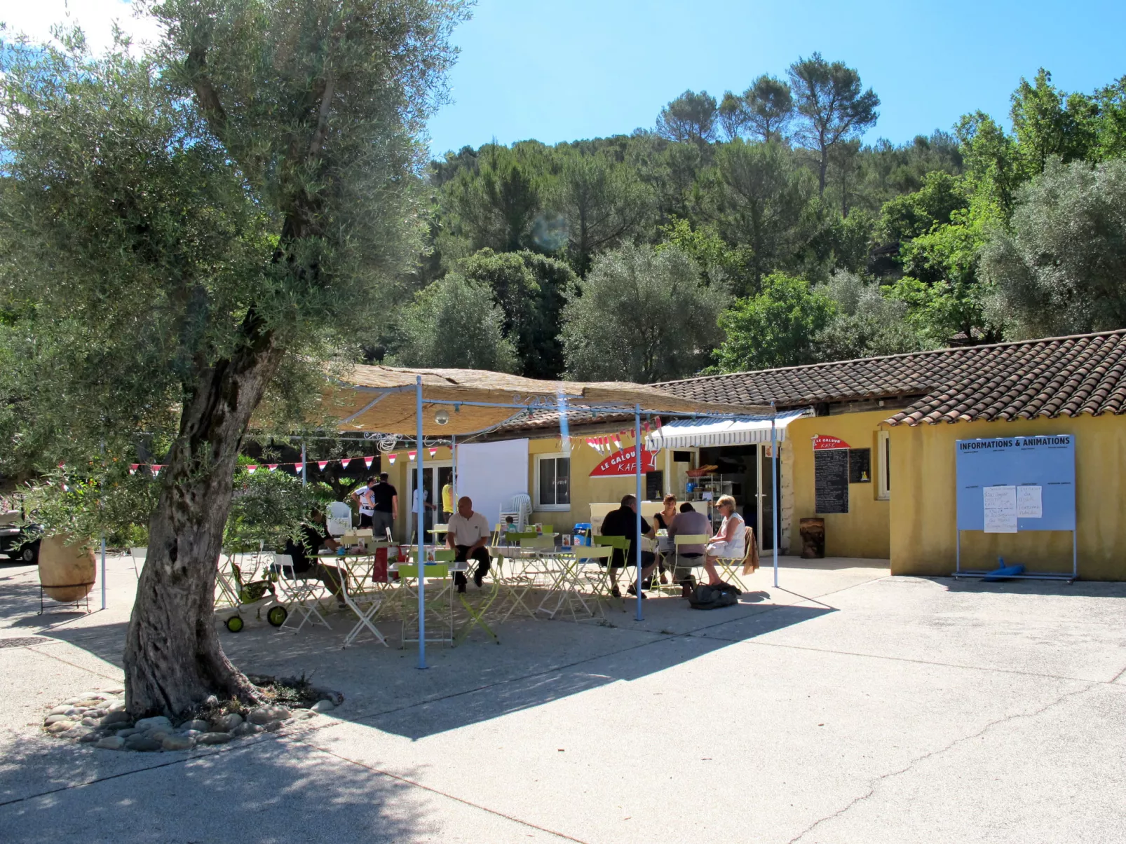 Les Cottages Varois-Binnen