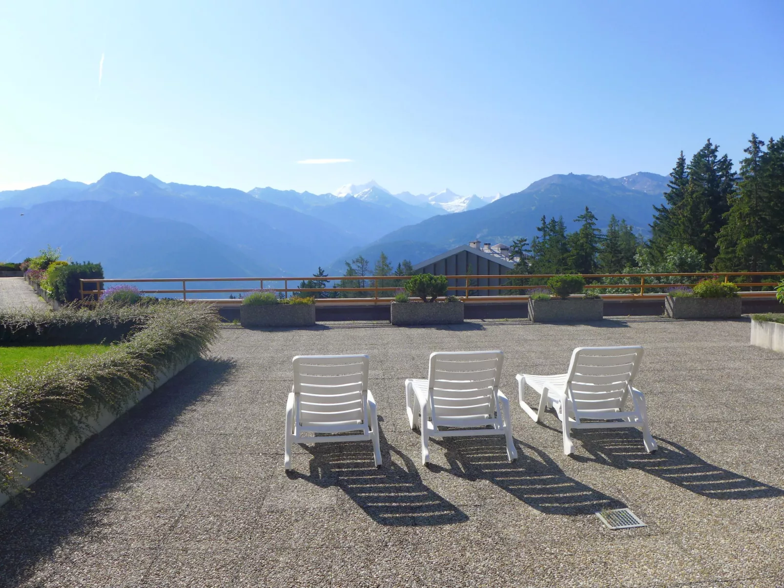 Terrasse des Alpes 2006-Buiten