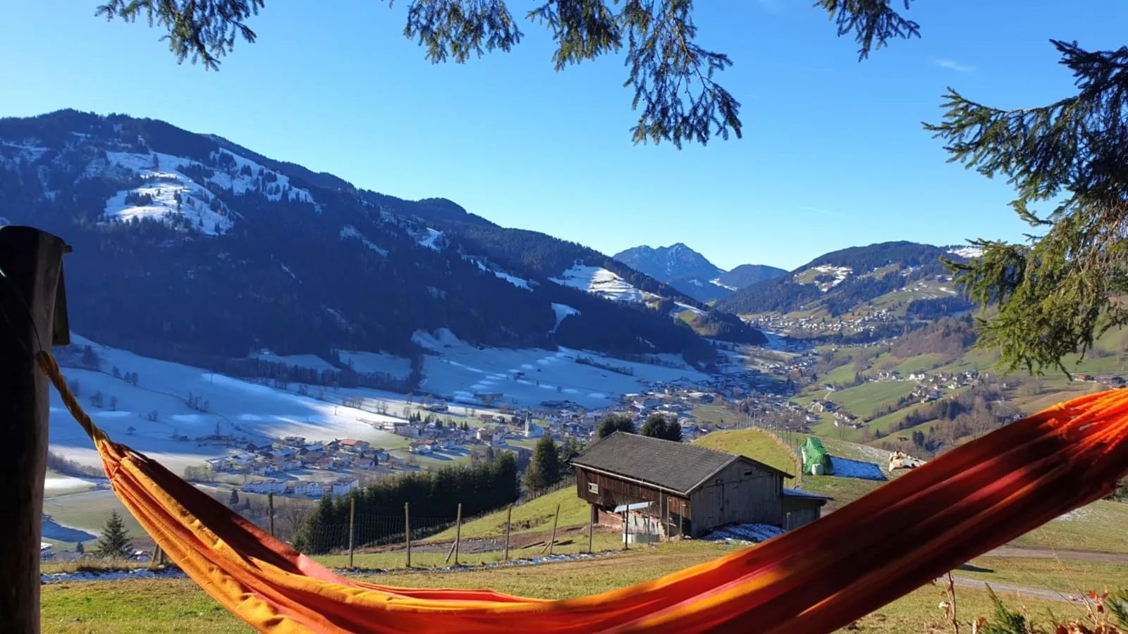 Sonnenhütte unten-Uitzicht winter