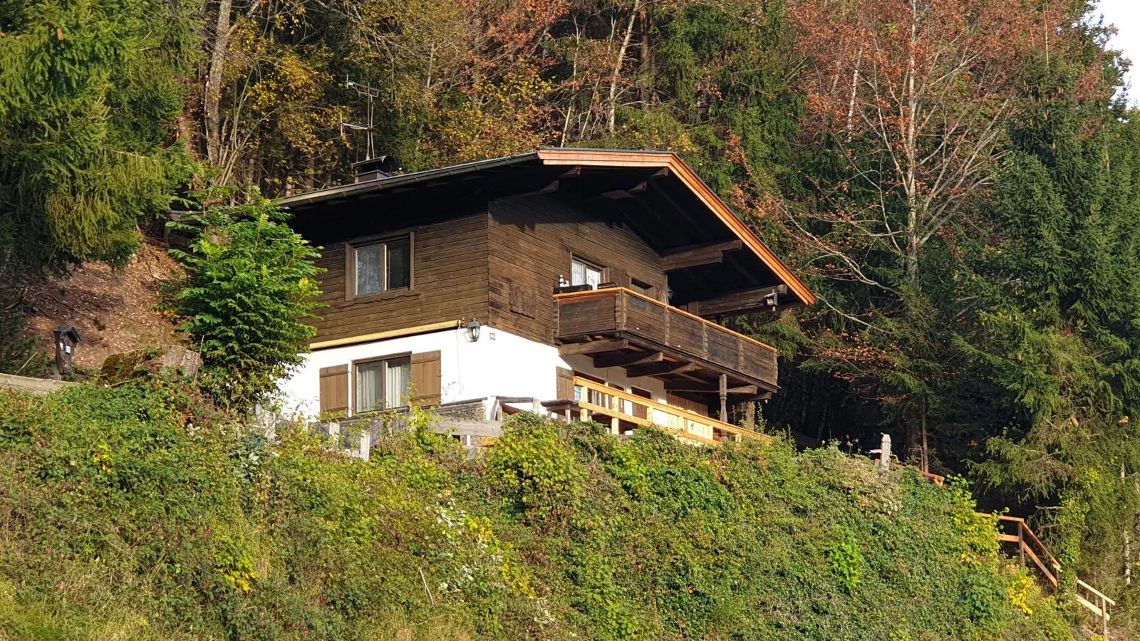 Sonnenhütte unten-Buitenkant zomer