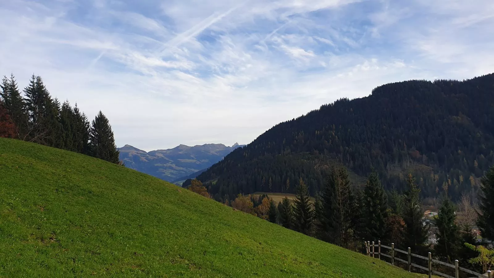 Sonnenhütte unten-Uitzicht zomer