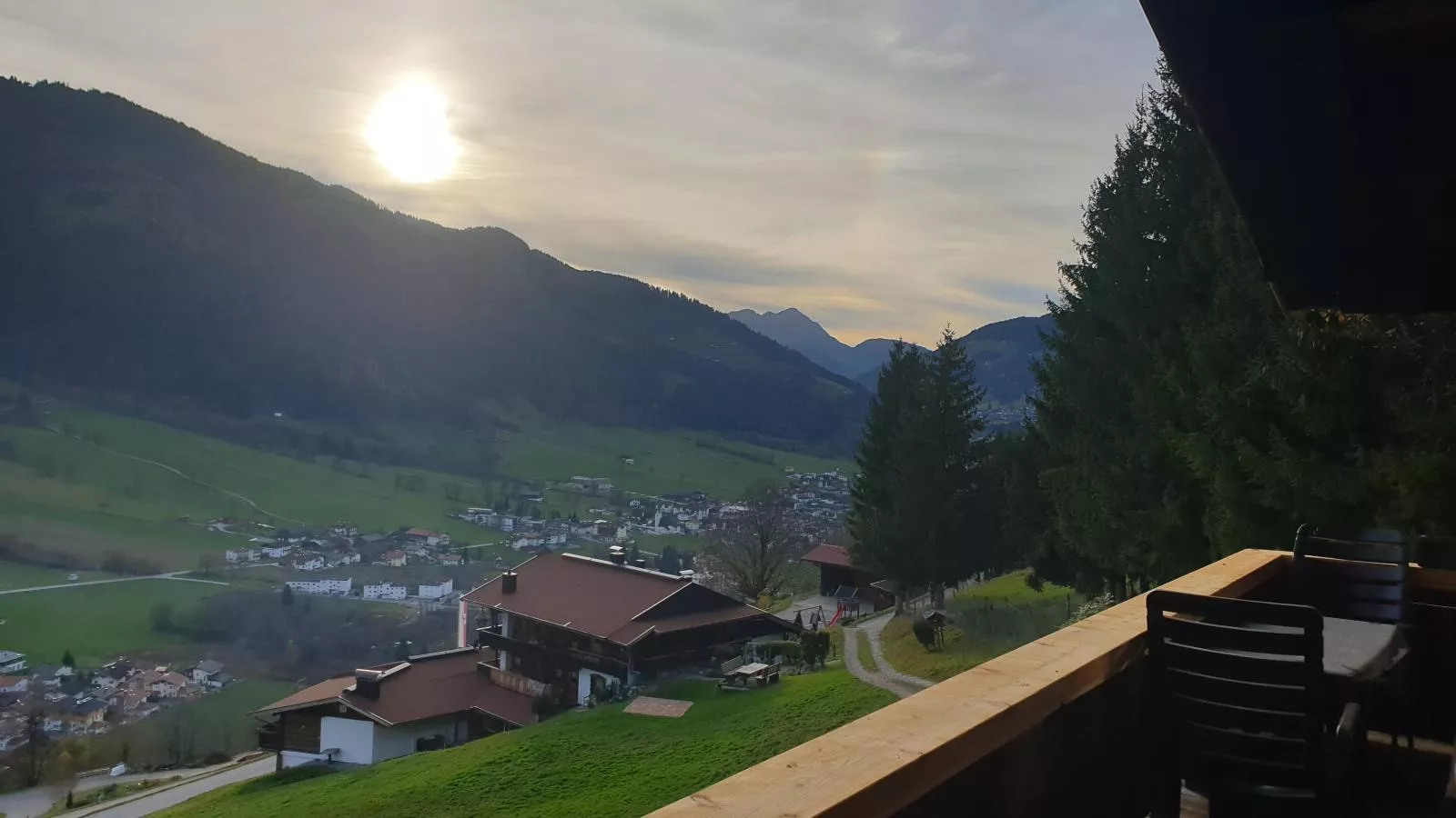 Sonnenhütte unten-Terrasbalkon