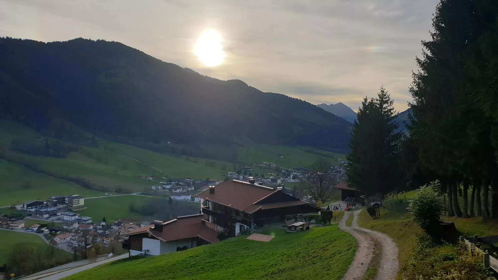 Sonnenhütte unten-Uitzicht zomer