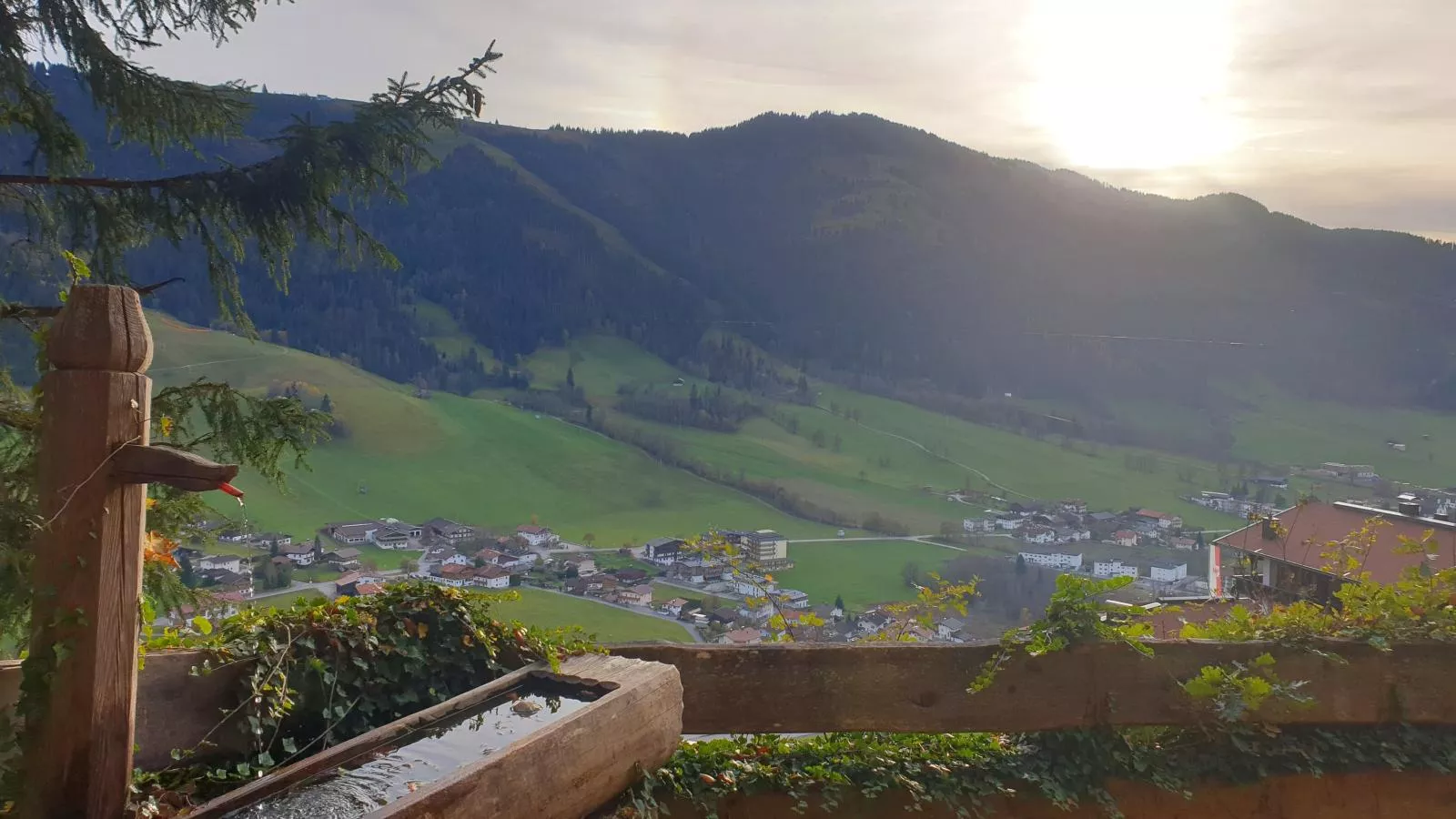 Sonnenhütte oben-Uitzicht zomer