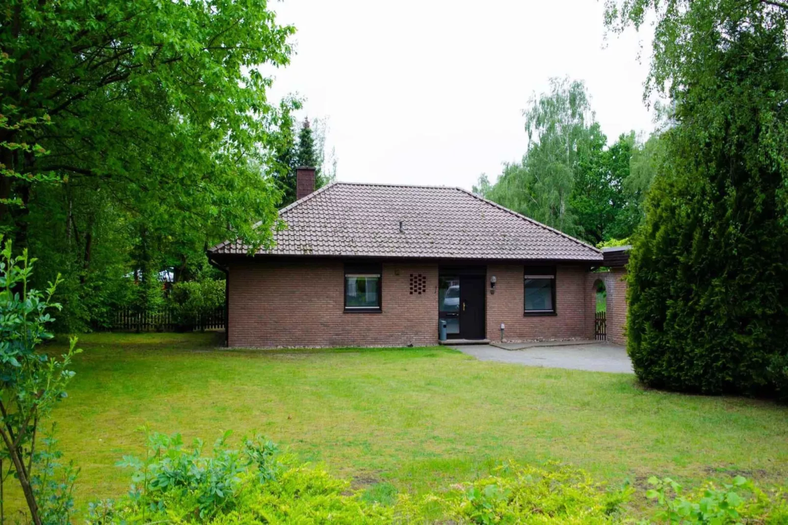 Bungalow Estate 12p-Buitenkant zomer