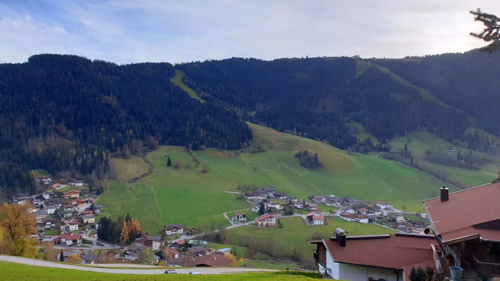 Sonnenhütte oben-Uitzicht zomer