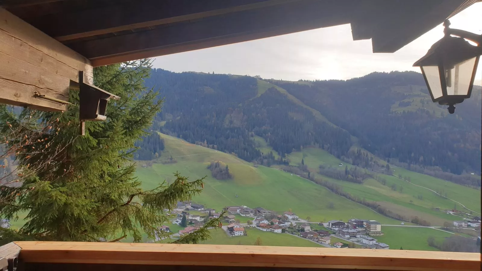 Sonnenhütte oben-Uitzicht zomer