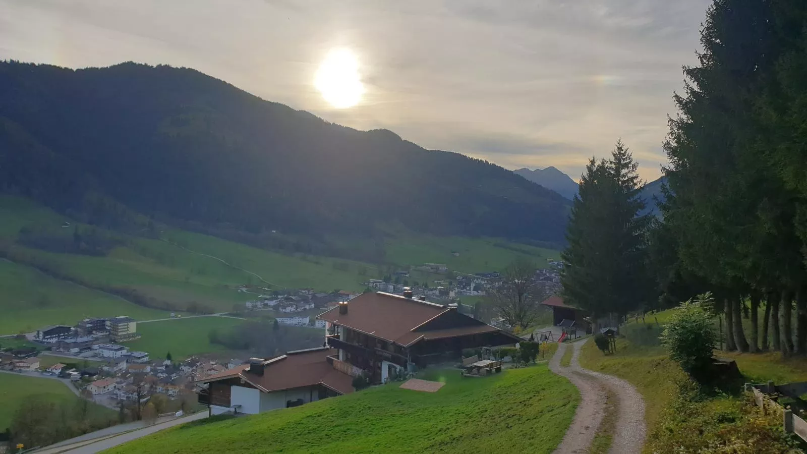 Sonnenhütte oben-Uitzicht zomer