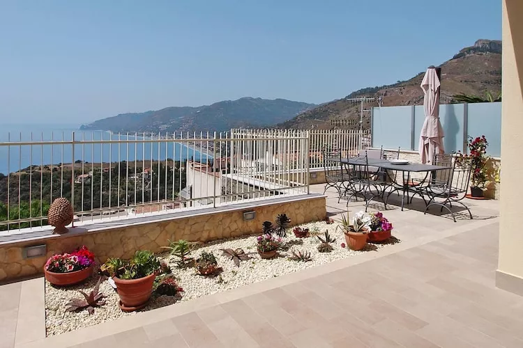 Apartments Taormina-Le Villette Aloe 3 pax-Uitzicht