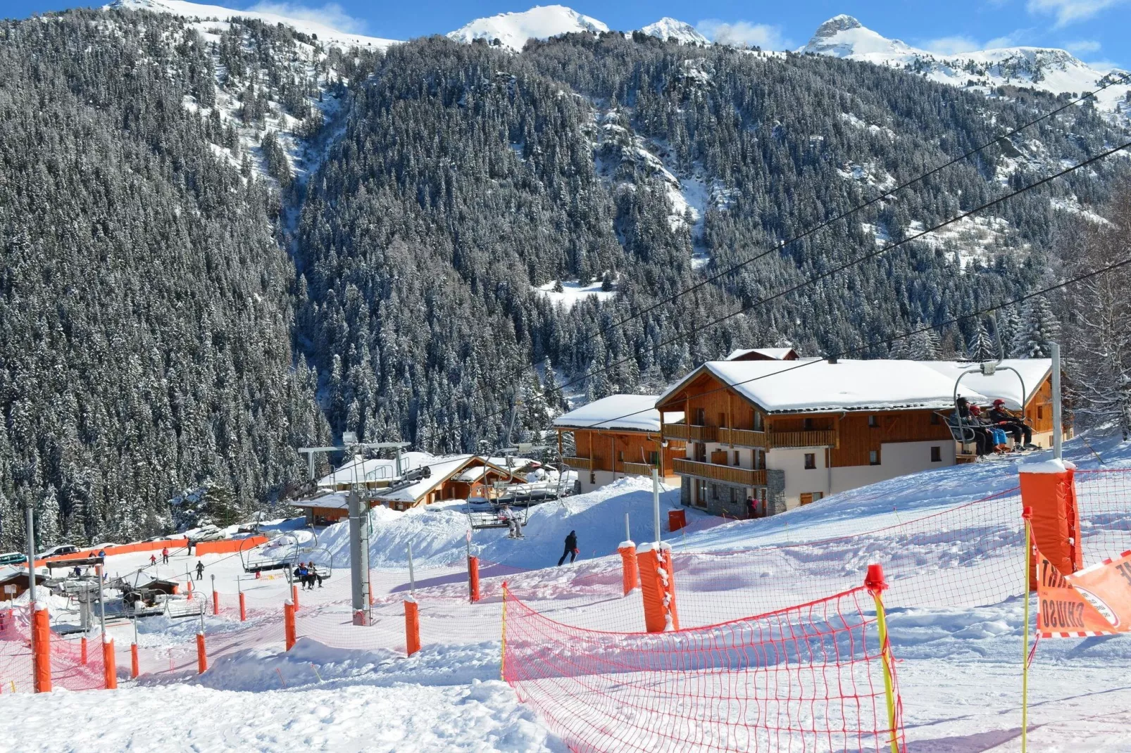 Les Chalets de la Ramoure 2-Gebied winter 1km