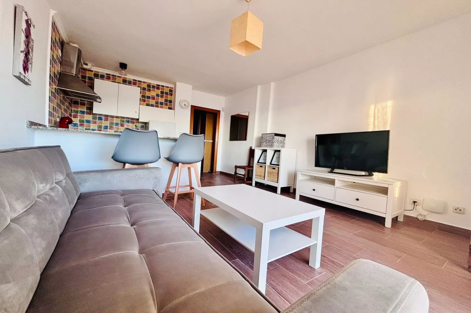 Apartamento Reina Sofía Primera linea de playa-Woonkamer