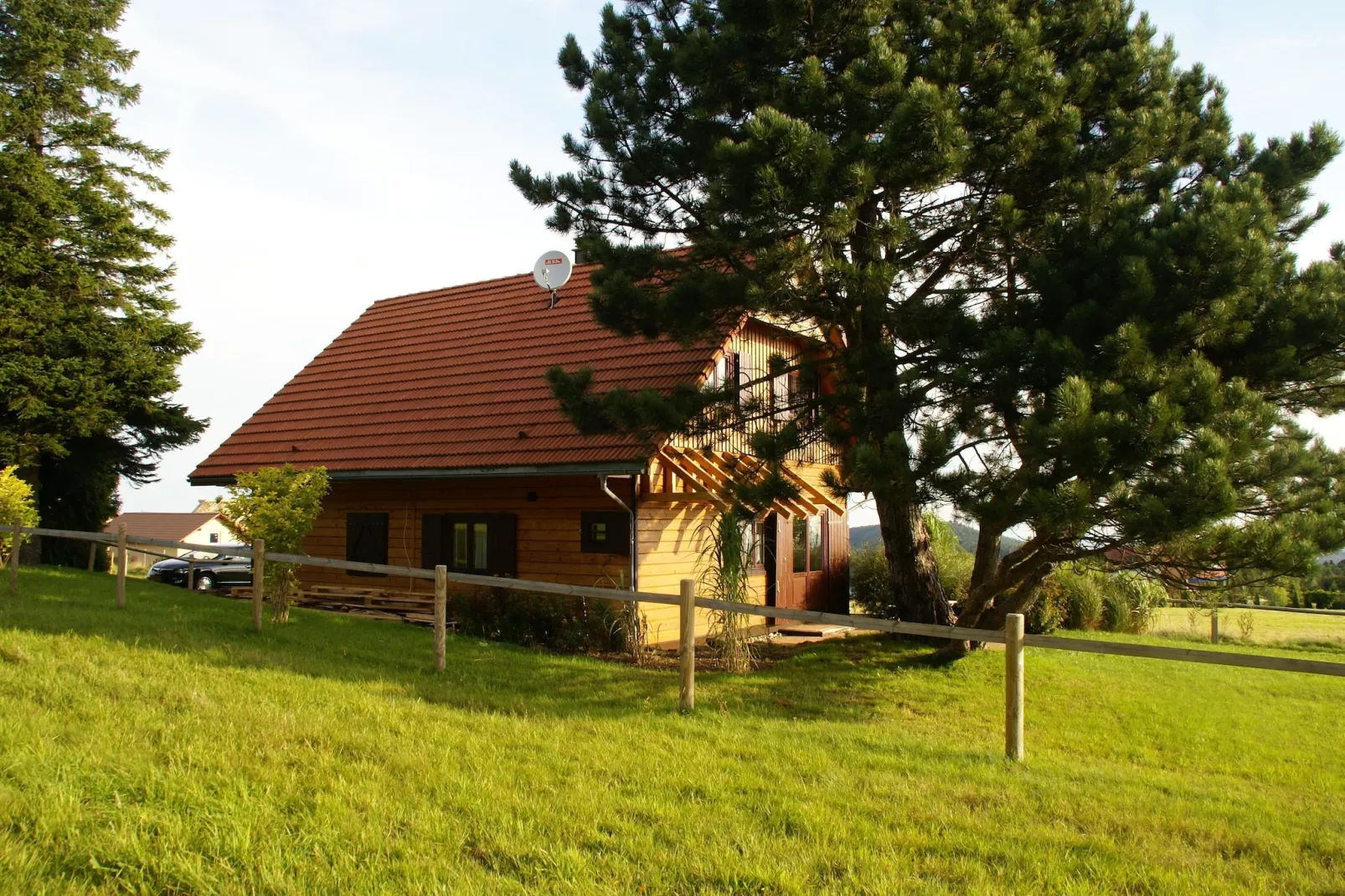 Chalet - LA HOUBE-Buitenkant zomer