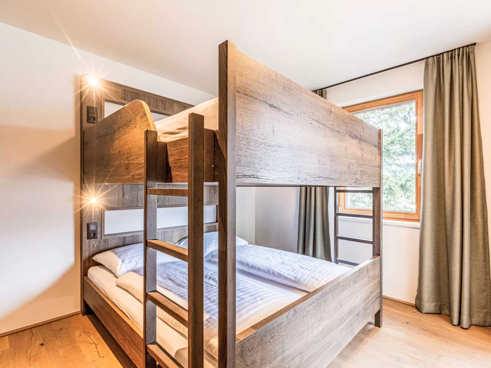 Premium mit 6 Schlafzimmer und Sauna-Binnen