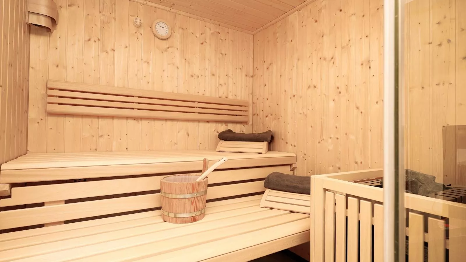 Resi Schorsch Lisi Sepp Top 1-4-Sauna