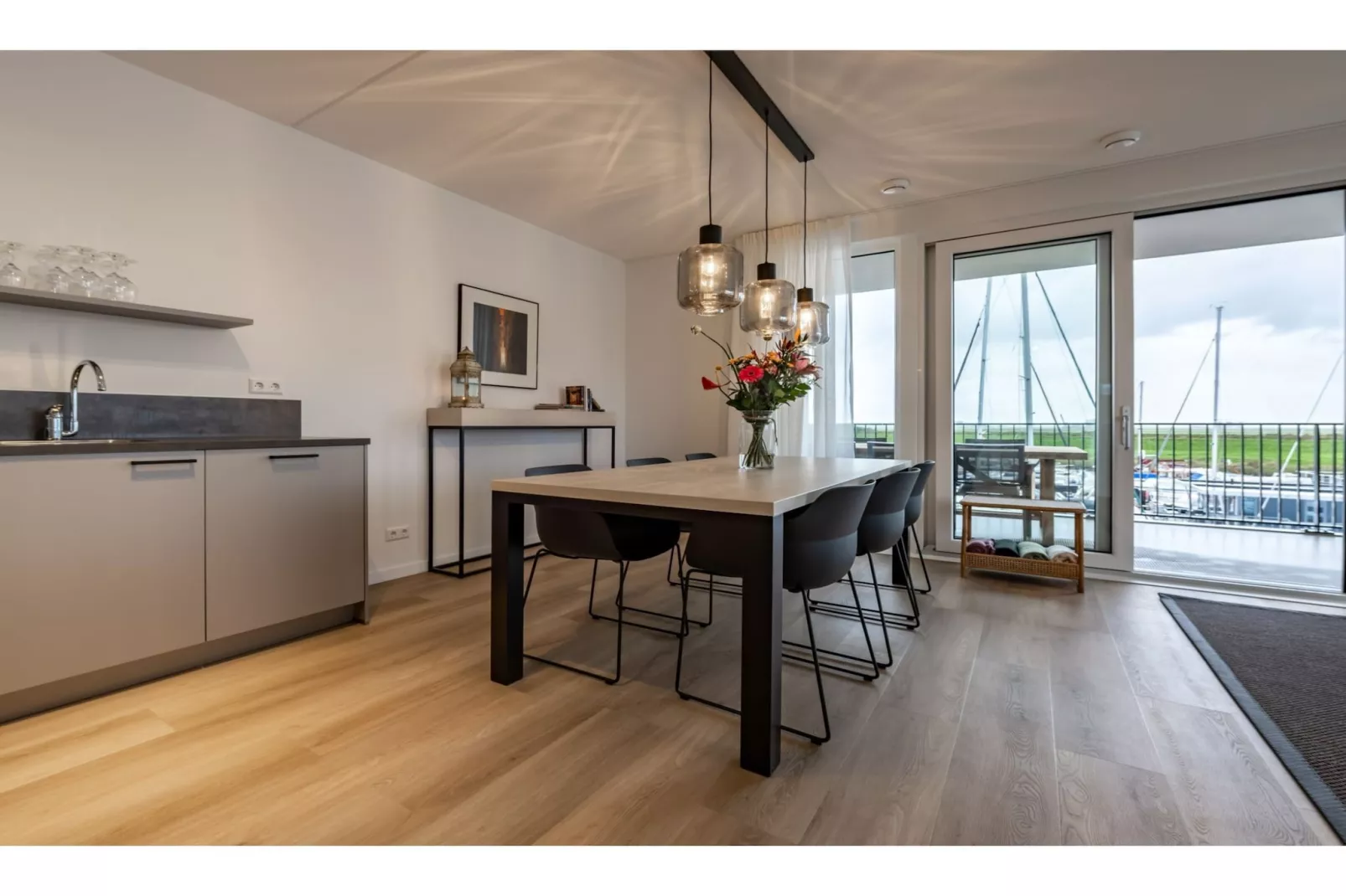 Harbour Loft 1G -uitzicht jachthaven-Eetkamer