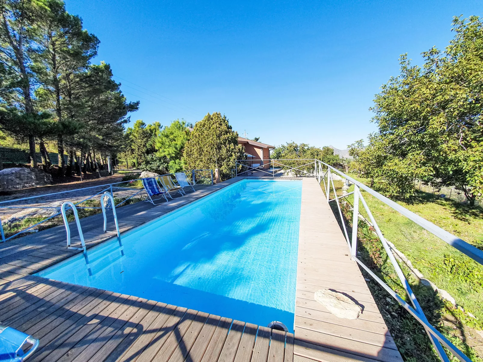 Favorita Suites Ginestra-Buiten