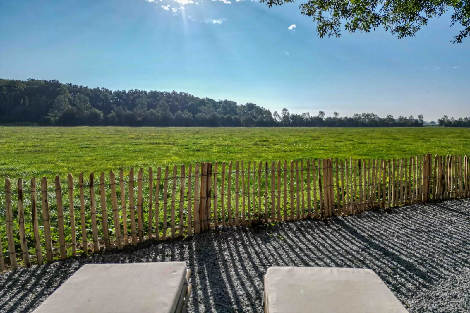 Het Hofje Gapinge-Uitzicht zomer