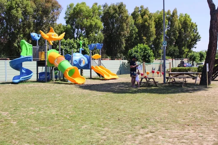 Ferienanlage La Cecinella Villaggio Turistico Cecina Mare Typ Bilo E -Villette-piano terra- CORBEZZOLO-Tuinen zomer