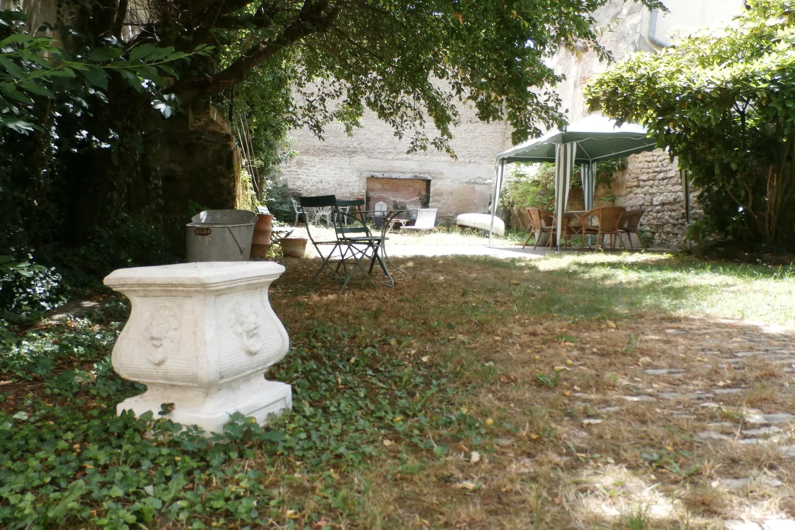 Gîte de Gray la Jolie-Buitenkant zomer