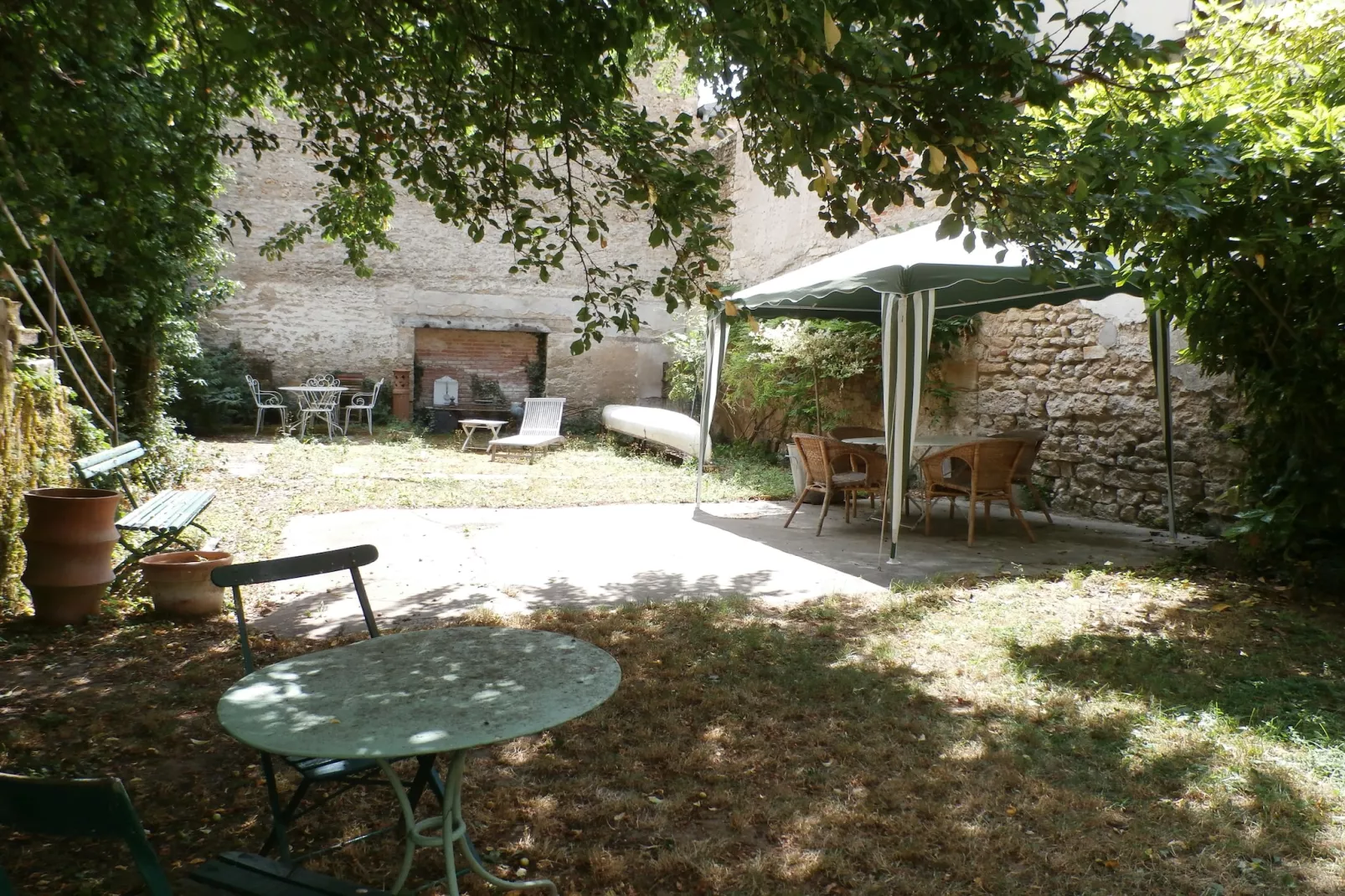 Gîte de Gray la Jolie-Buitenkant zomer