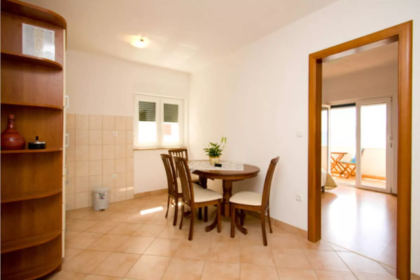 Shared pool apartment David- second floor-Buitenkant zomer