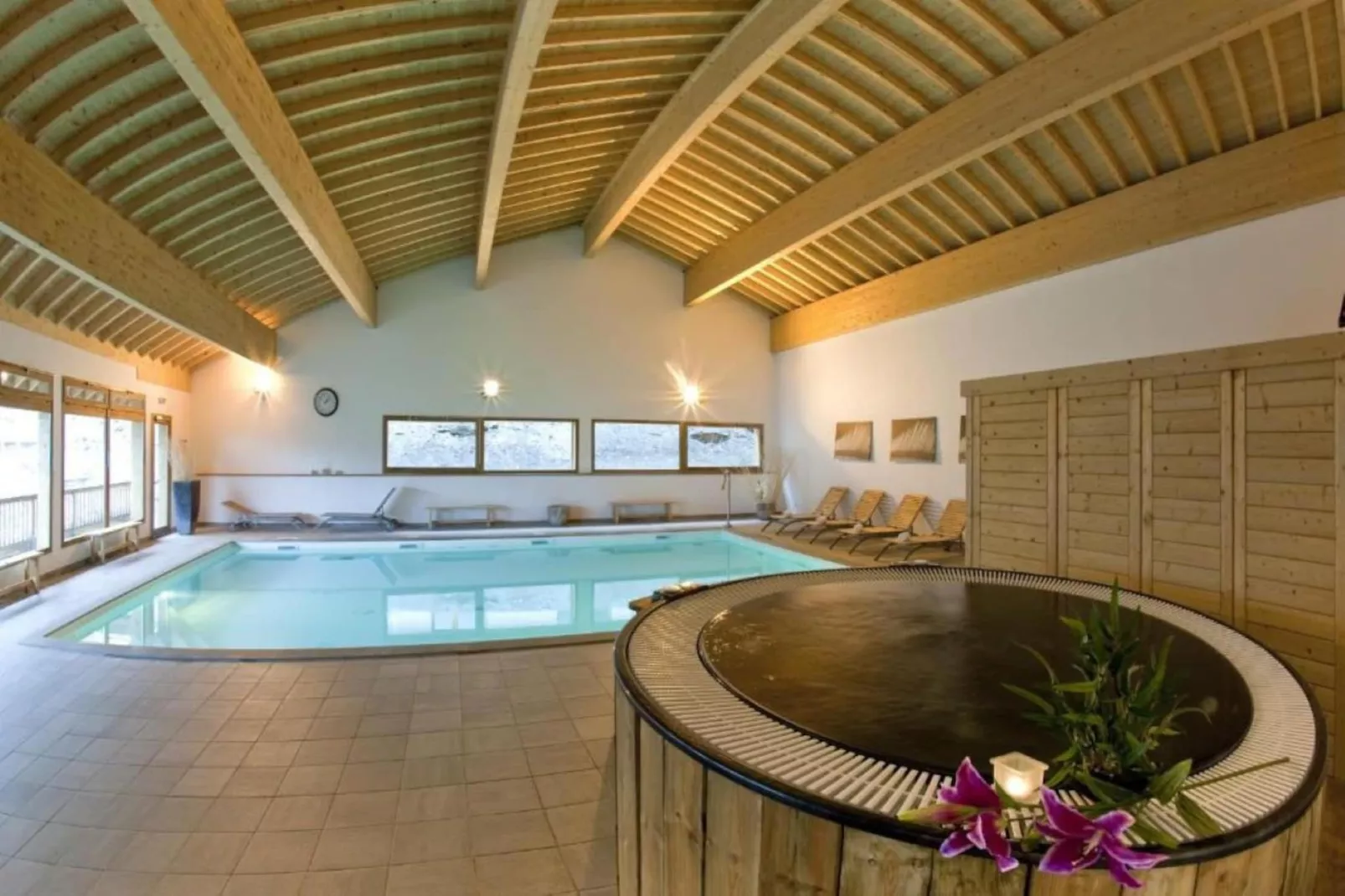 Hameau 4 502 - SPA & PISCINE appartement 6 pers-Zwembad