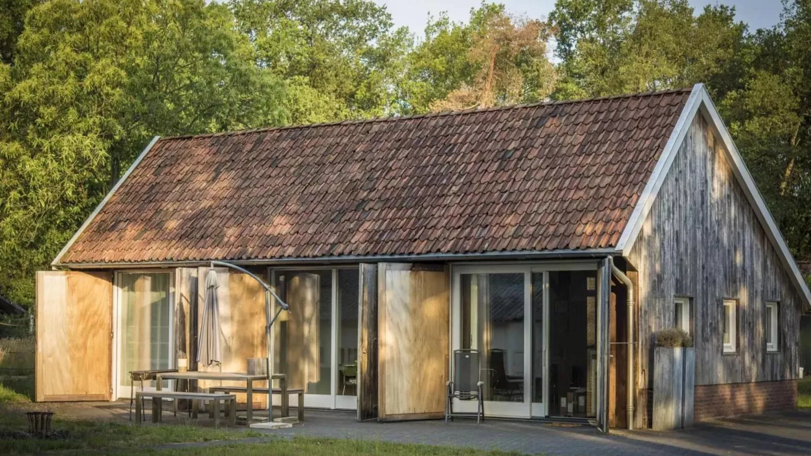 Design Farmers Barn Twente-Buitenkant zomer