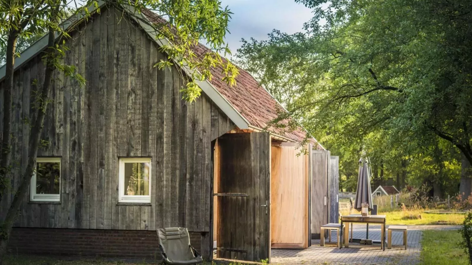 Design Farmers Barn Twente-Buitenkant zomer