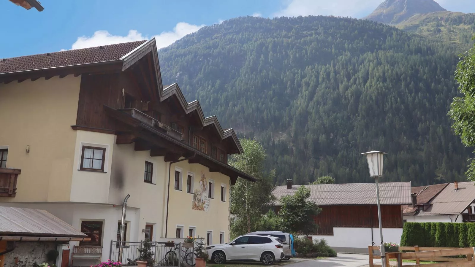 Schweizerhof Enzian-Buitenkant zomer