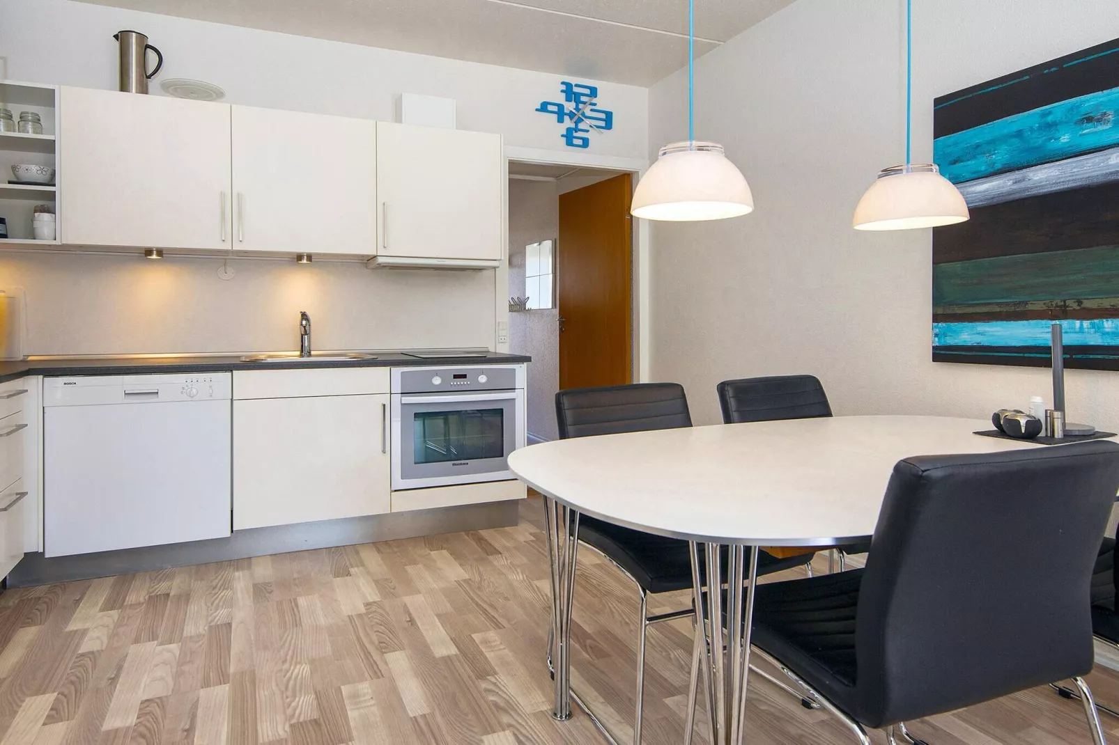 2 room,ground floor or 1.-Binnen