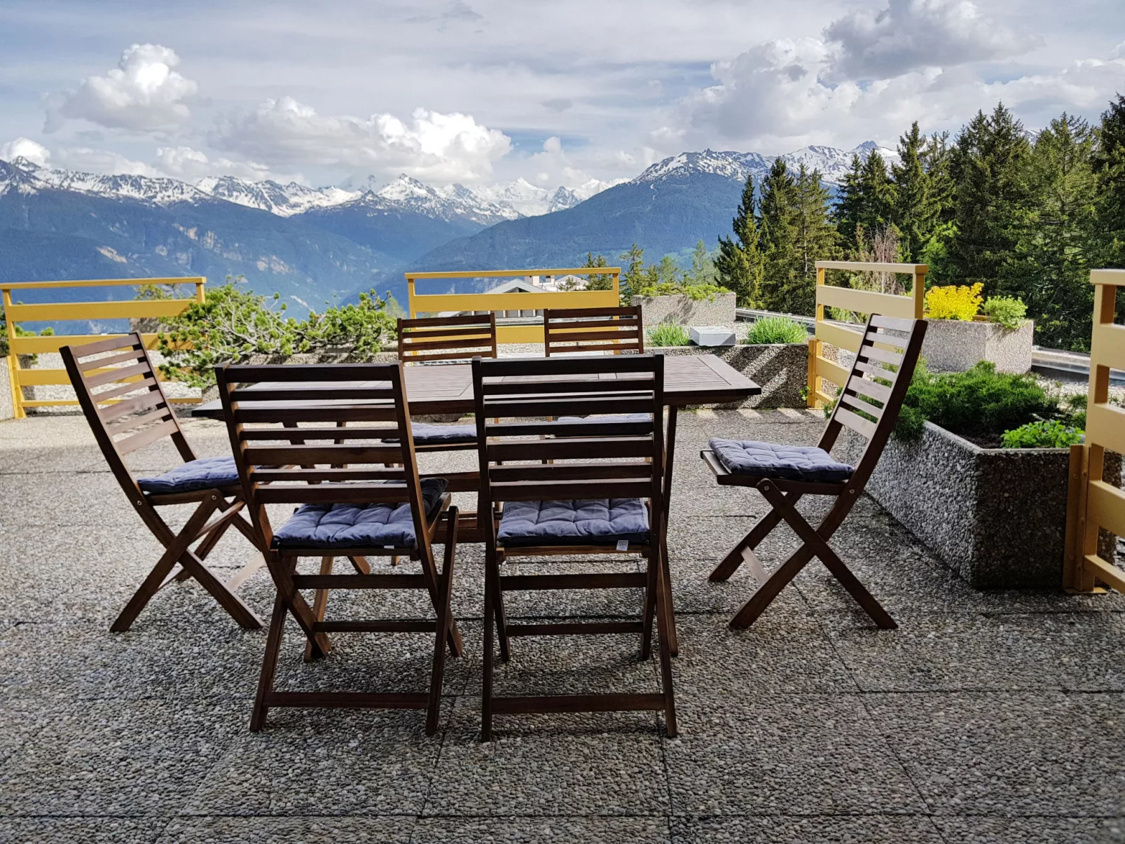 Terrasse des Alpes-Buiten