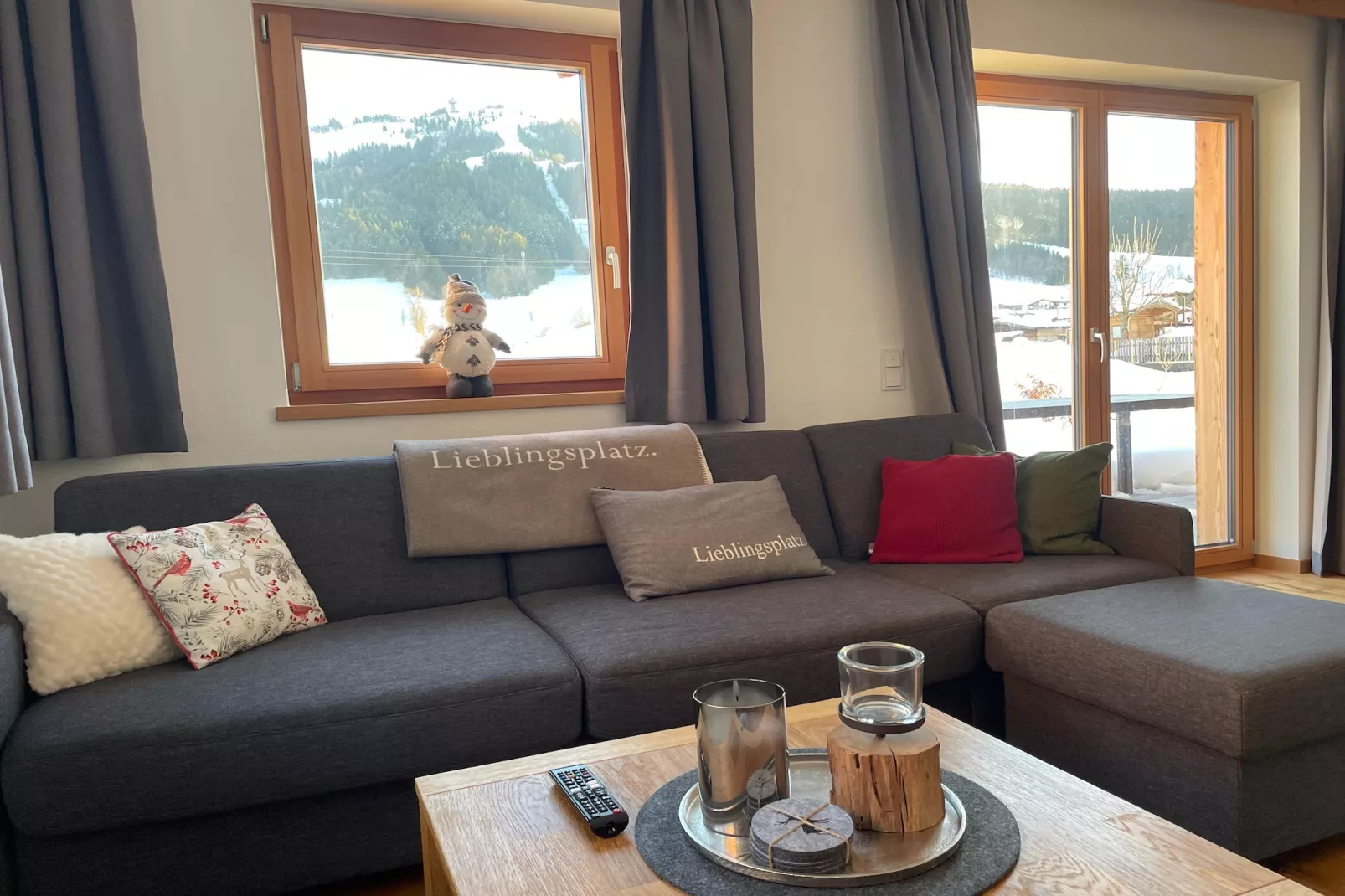 Luxusapartment mit Sauna am Berg-Woonkamer