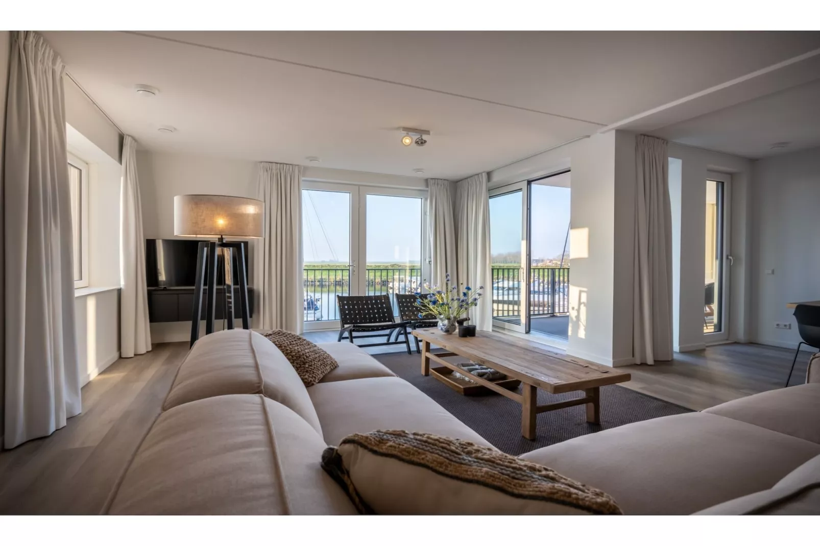 Harbour Loft 1K Residence Marina havenzicht-Woonkamer