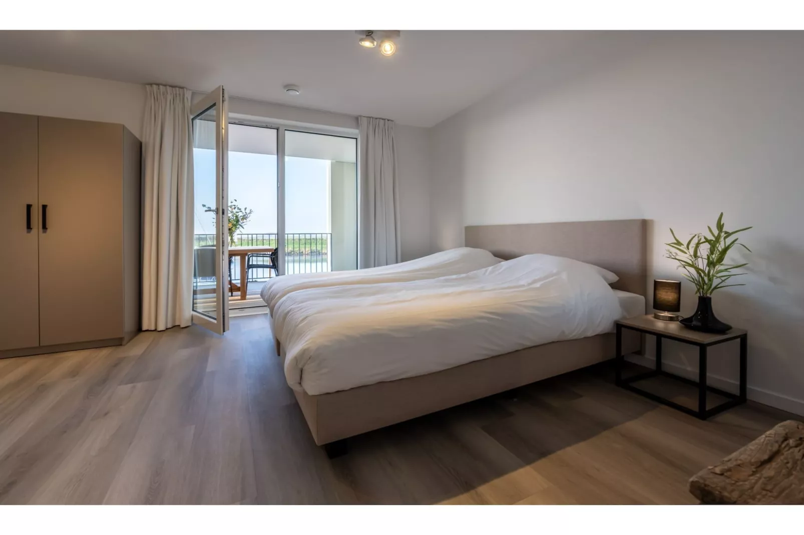 Harbour Loft 1K Residence Marina havenzicht-Slaapkamer