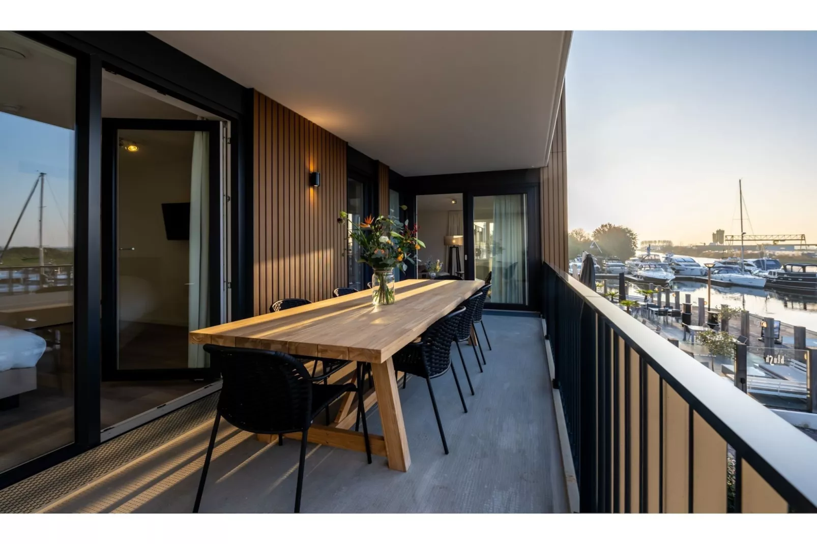 Harbour Loft 1K Residence Marina havenzicht-Terrasbalkon