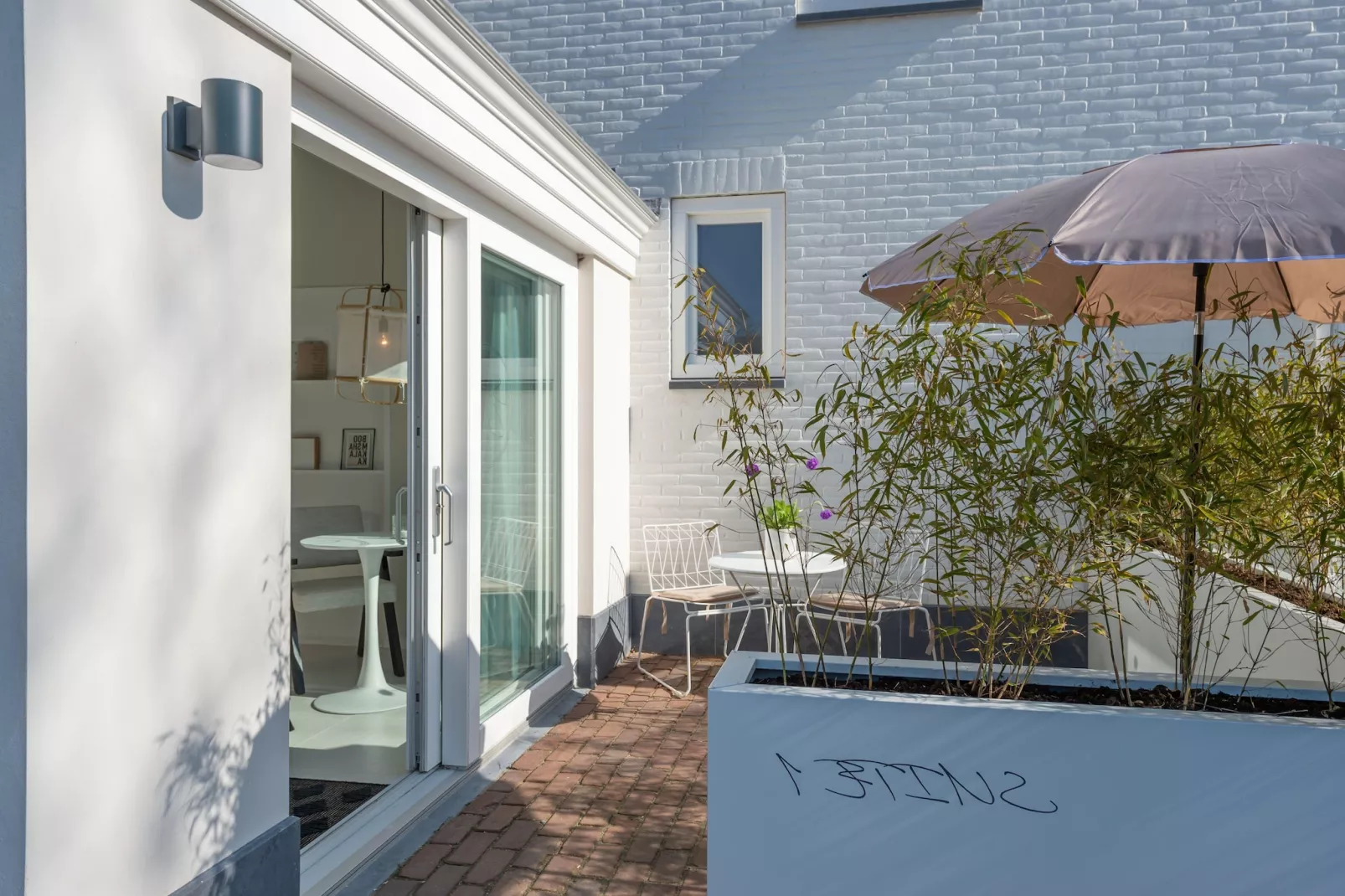 Slow living Suite 1 Oostkapelle-Terrasbalkon