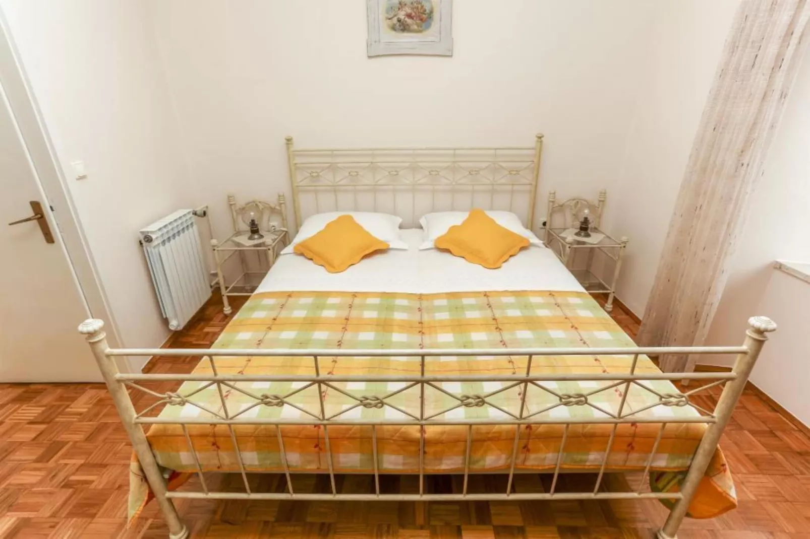 Apartment& Rooms Savonari  - Comfort  Double Room with Patio and Sea View (Soba 2)-Slaapkamer