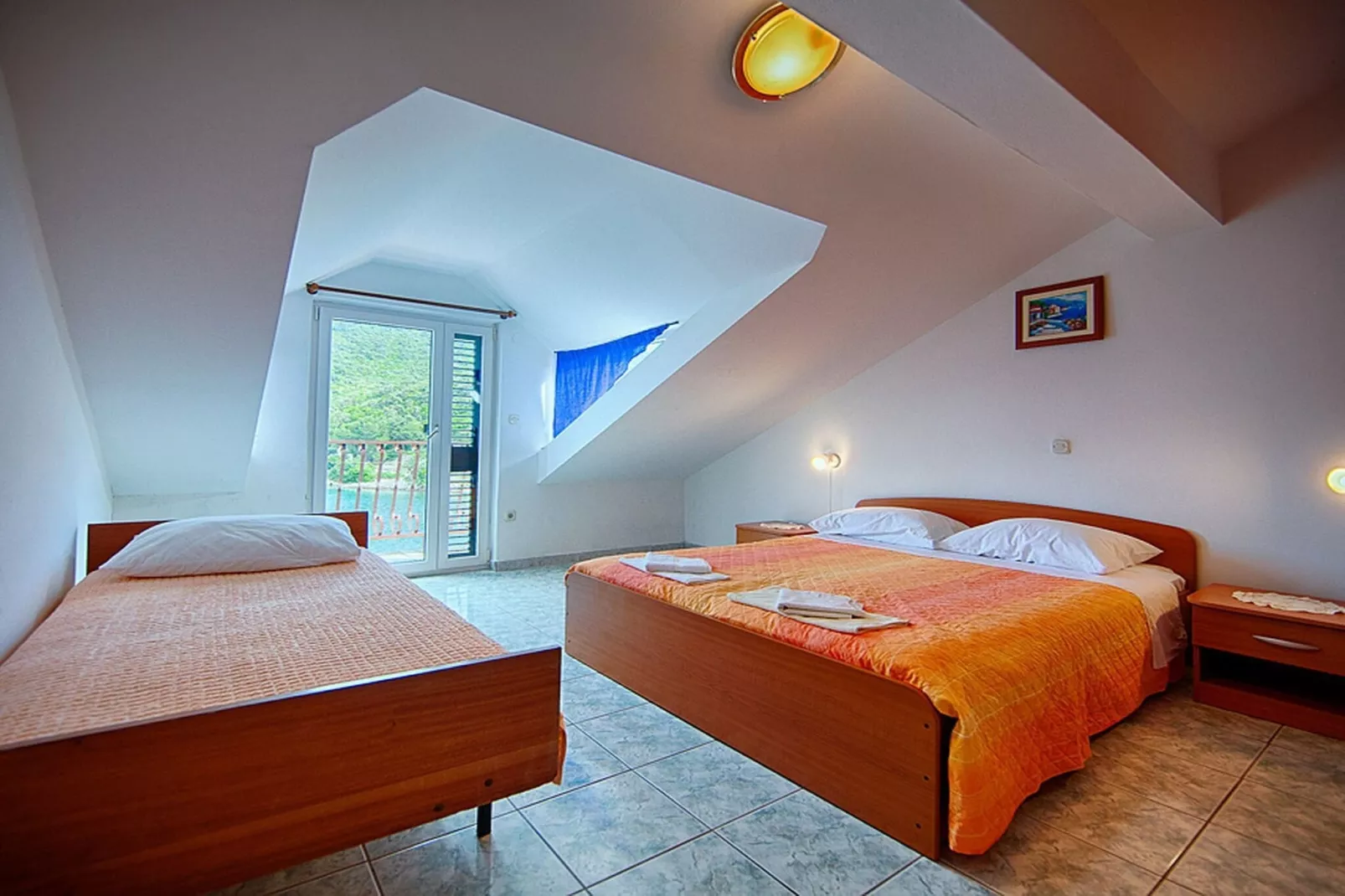 Apartments Malo Lago - One-Bedroom Apartment with Two Balconies and Sea View - Attic (Apartment 2)-Slaapkamer