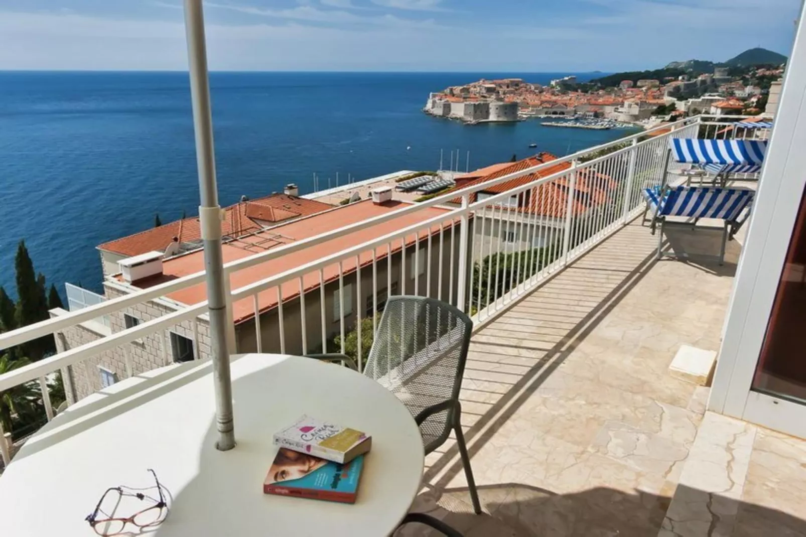 Apartments Sipa - Superior Two Bedroom Apartment with Balcony and Sea View (Apartman F)