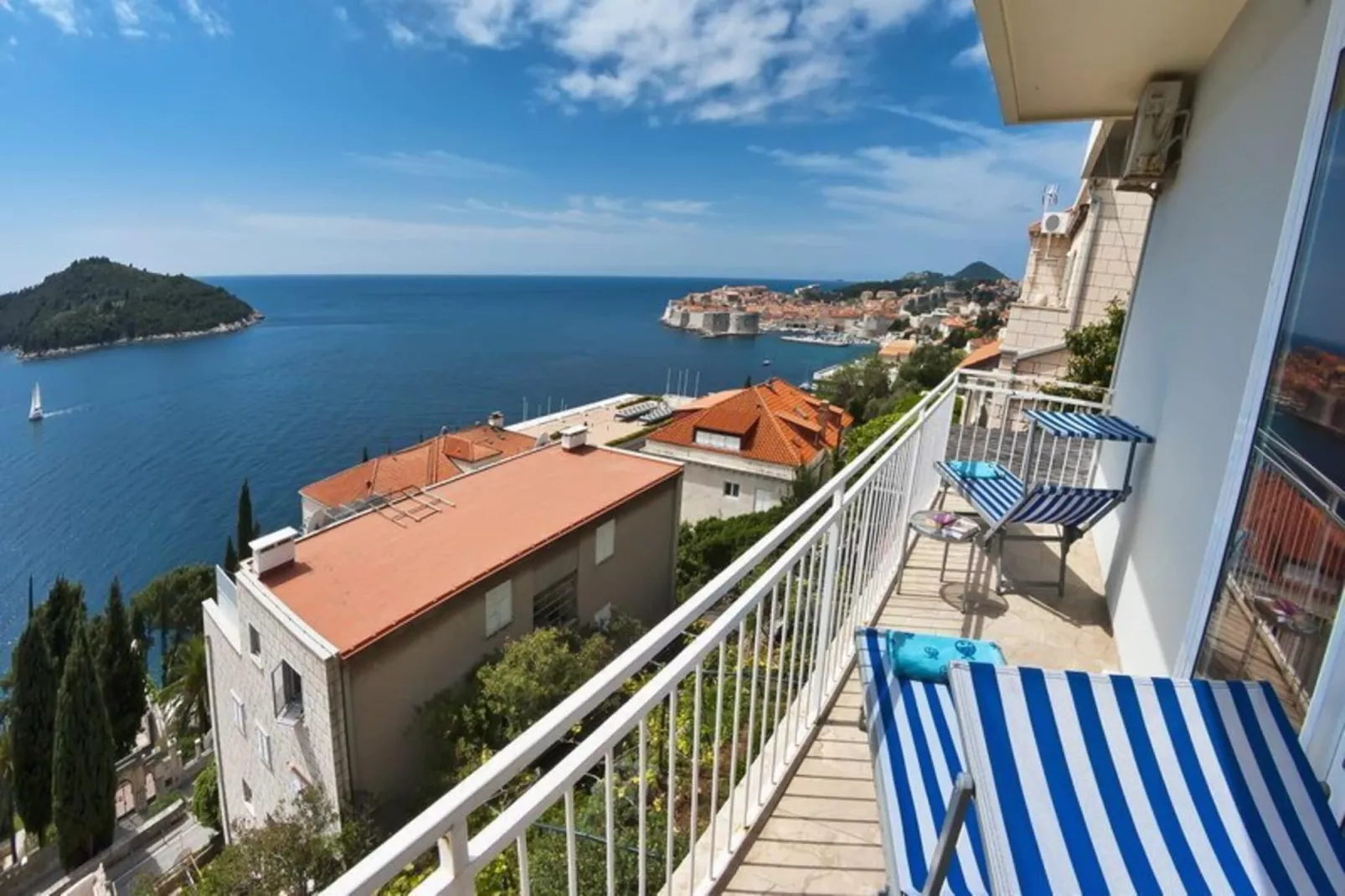 Apartments Sipa - Superior Two Bedroom Apartment with Balcony and Sea View (Apartman F)-Terrasbalkon