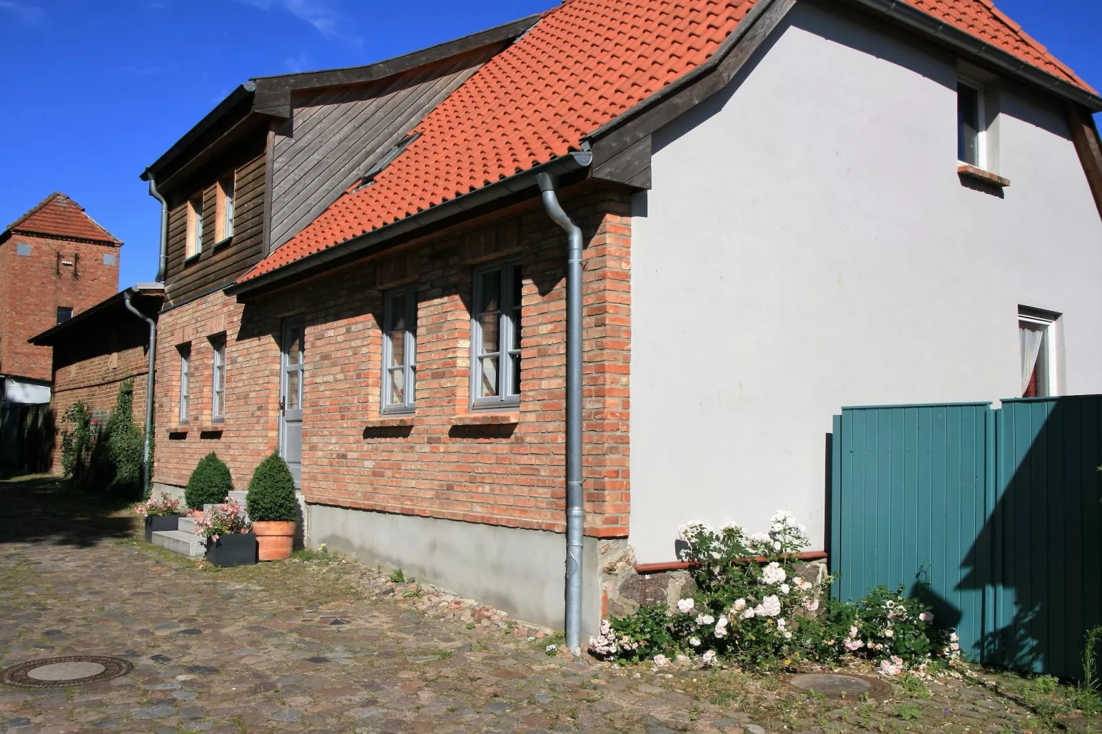 Stadthaus Klütz 2-Buitenkant zomer