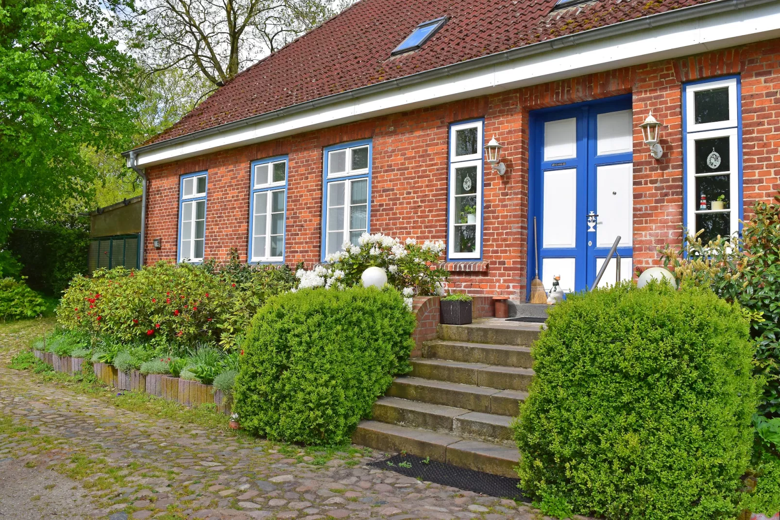 Gutshaus Schulenbrook Linde 30 m² 3 P-Buitenkant zomer