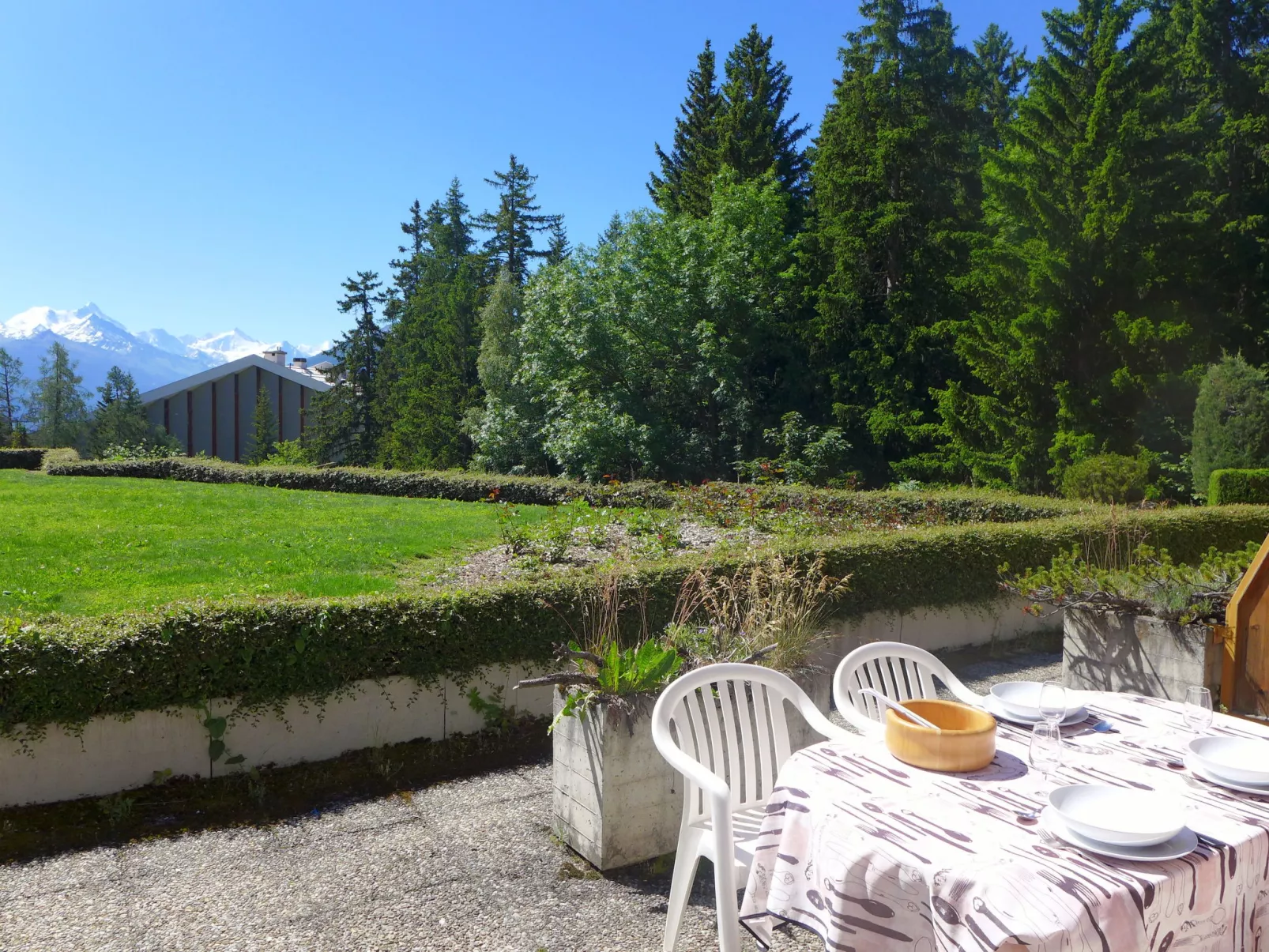 Terrasse des Alpes-Buiten