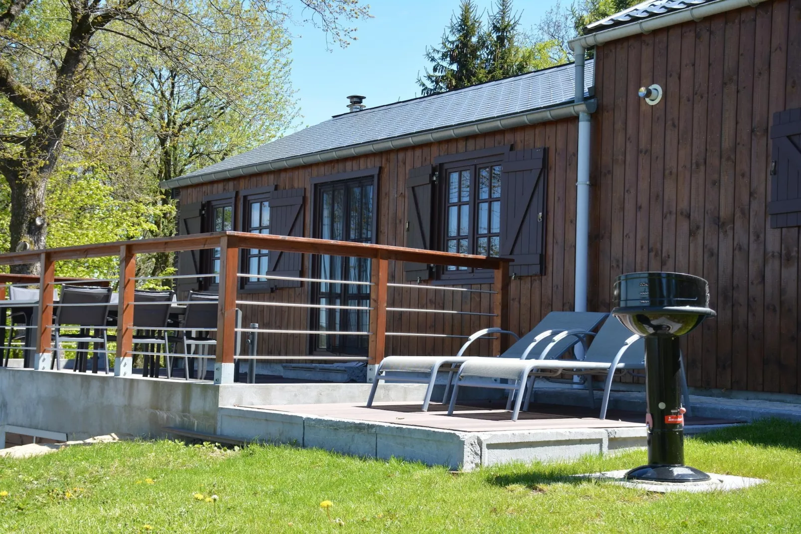 Le Chalet du Coteau-Buitenkant zomer