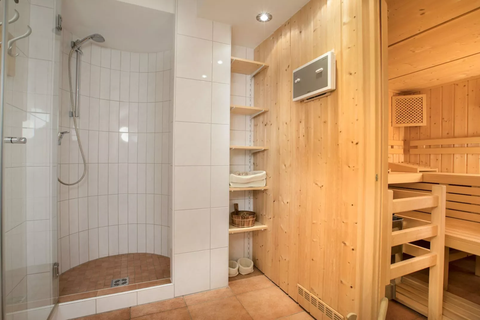 Chalets im Wald-Badkamer