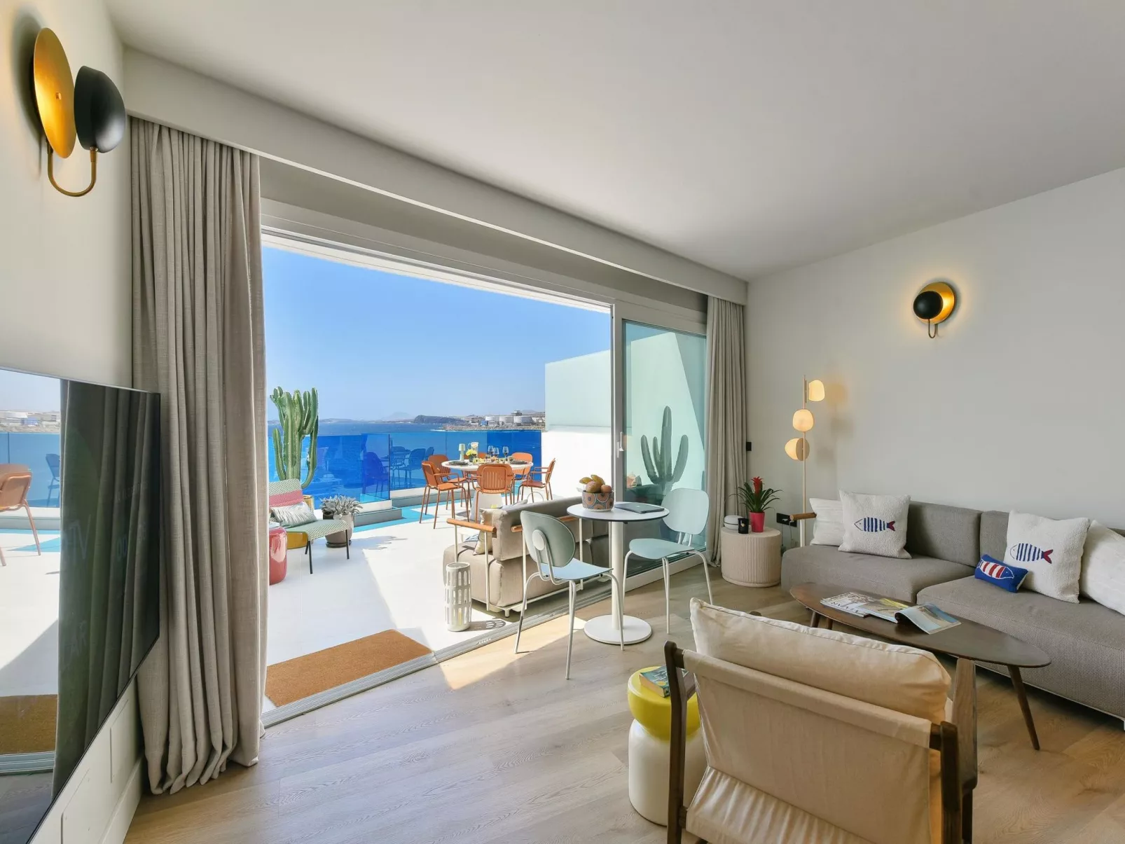 Neptuno Suite Playa-Binnen