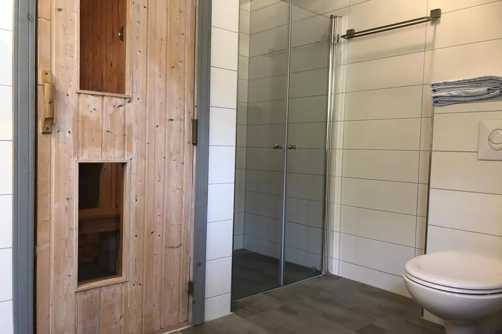 FH Wildgans Comfort mit Sauna & Kaminofen 81 qm 84-Badkamer