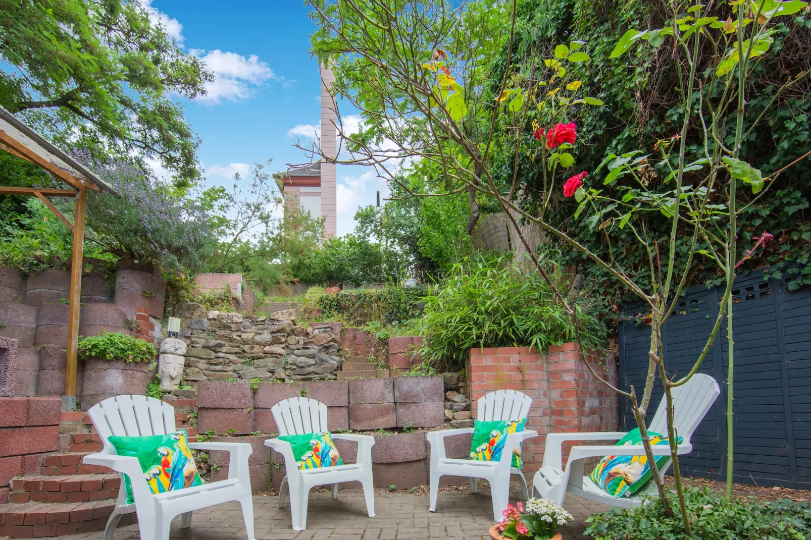 Maisonette im Taunus mit mediterrane Terrasse-Terrasbalkon