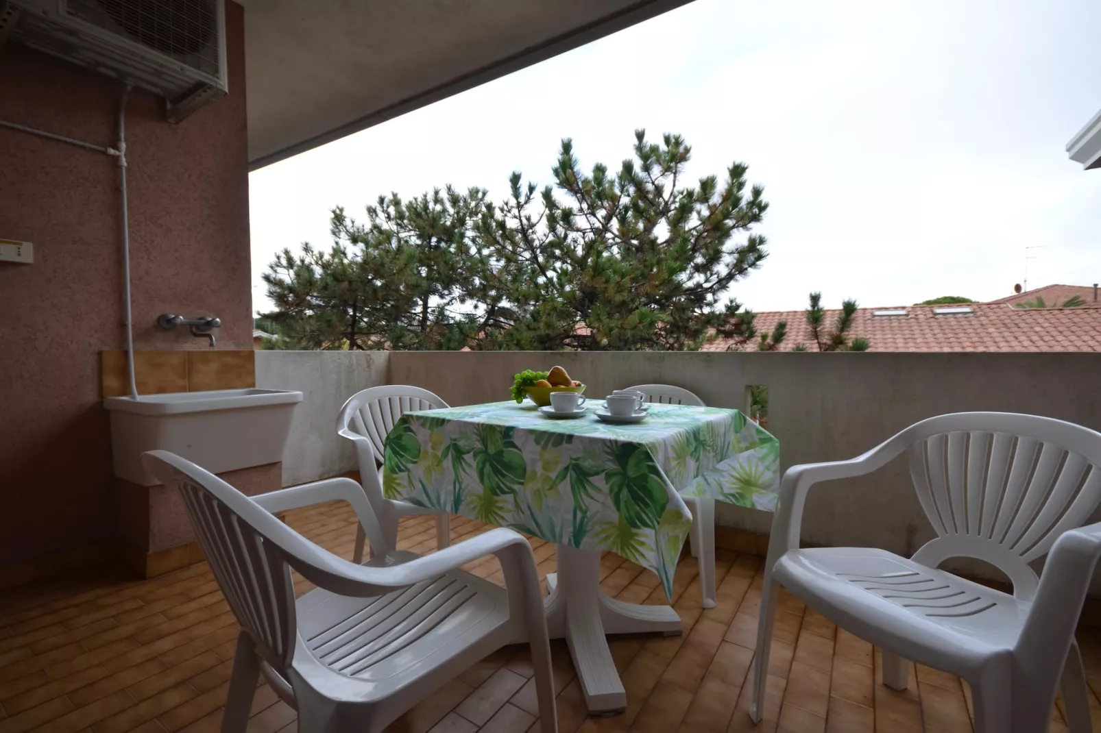 Holiday flats Condominio Orsa Maggiore Lignano Pineta-C5-Terrasbalkon